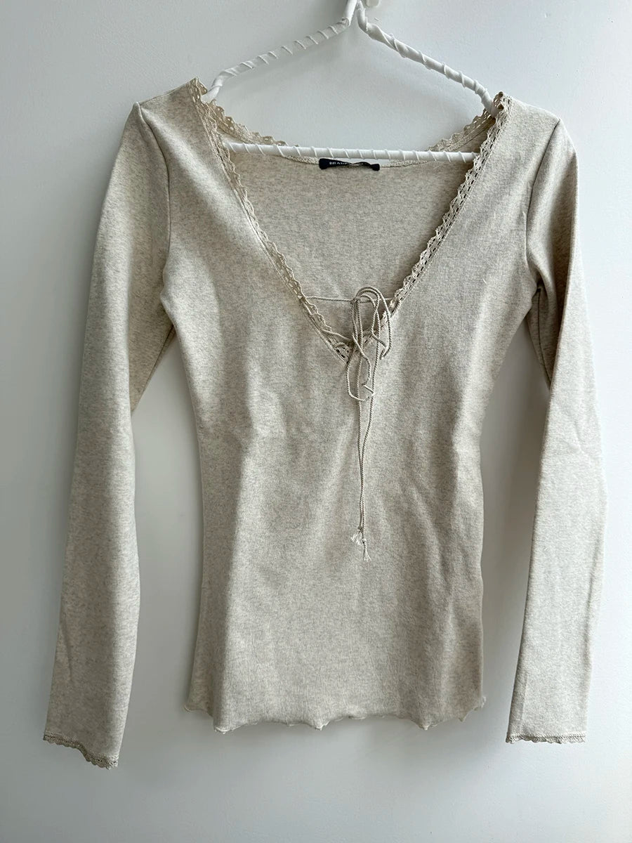 V-neck Lace-up Long Sleeve Tees Women Spring New Streetwear Cotton Slim Lace Trim Tops Sweet Simple Chic Beige T-shirts Y2K