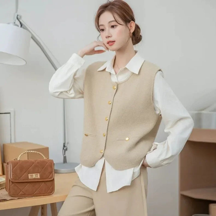 Knitted Vest Vest Shirt for Women Wearing 2025 Autumn Winter New Style Layered Sleeveless Short Top