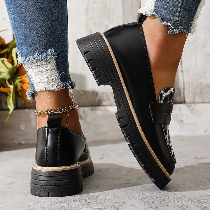 Women Loafers Fashion Leopard Print Design Women Casual Shoes Lightweight Pu Leather Shoes Classic Black Slip on Office Loafers