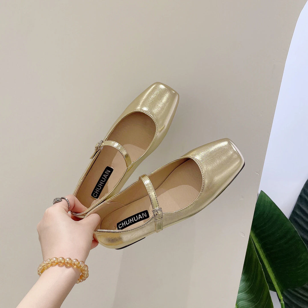 Flat Mary Jane Shoes for Women with One-Strap Buckle and Shallow Toe, Ballet Flats for Women in Large Sizes