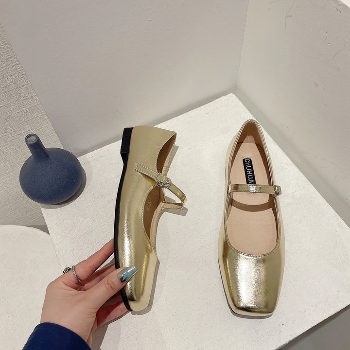 Flat Mary Jane Shoes for Women with One-Strap Buckle and Shallow Toe, Ballet Flats for Women in Large Sizes