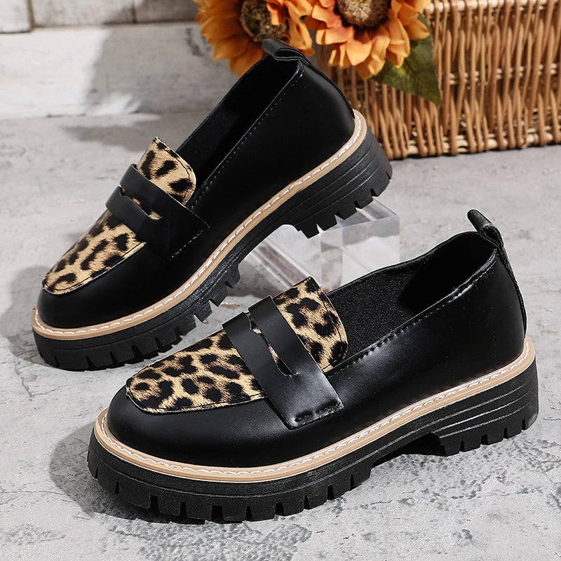 Women Loafers Fashion Leopard Print Design Women Casual Shoes Lightweight Pu Leather Shoes Classic Black Slip on Office Loafers