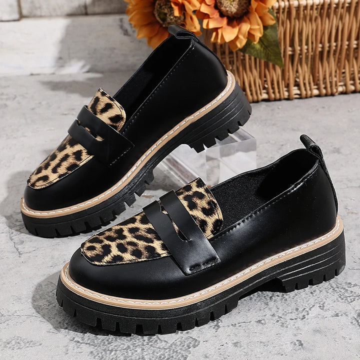 Women Loafers Fashion Leopard Print Design Women Casual Shoes Lightweight Pu Leather Shoes Classic Black Slip on Office Loafers