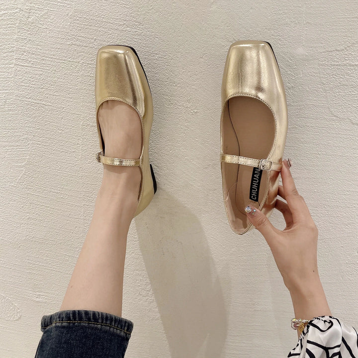 Flat Mary Jane Shoes for Women with One-Strap Buckle and Shallow Toe, Ballet Flats for Women in Large Sizes