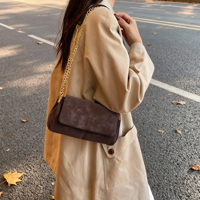 Women Crossbody Bags Fashion Vintage Chain Relaxed and Fashionable Simple Shoulder Bag Large Capacity Commuting Bags for Ladies