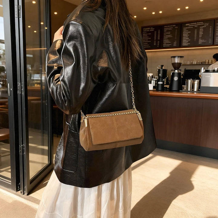 Women Crossbody Bags Fashion Vintage Chain Relaxed and Fashionable Simple Shoulder Bag Large Capacity Commuting Bags for Ladies